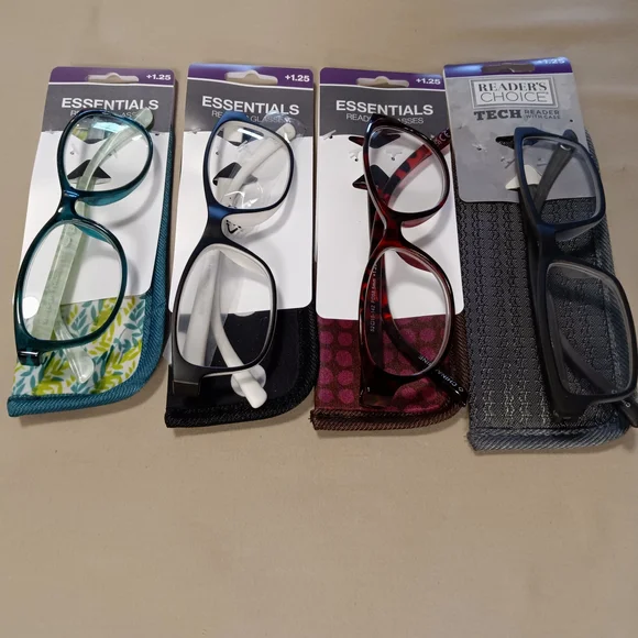 Foster Grant/Essentials Reading Glasses& Cases- 4 Pair +1.25 - Picture 4 of 8